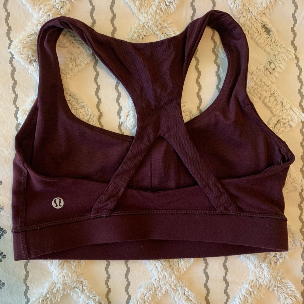 Lululemon Womens size small/4 burgundy sports bra